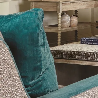 DENNISE OYSTER swatch