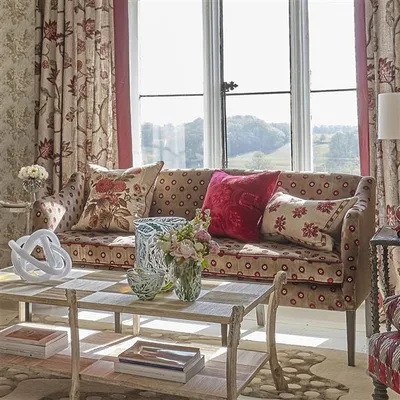 LARKIN ROSE thumbnail 3